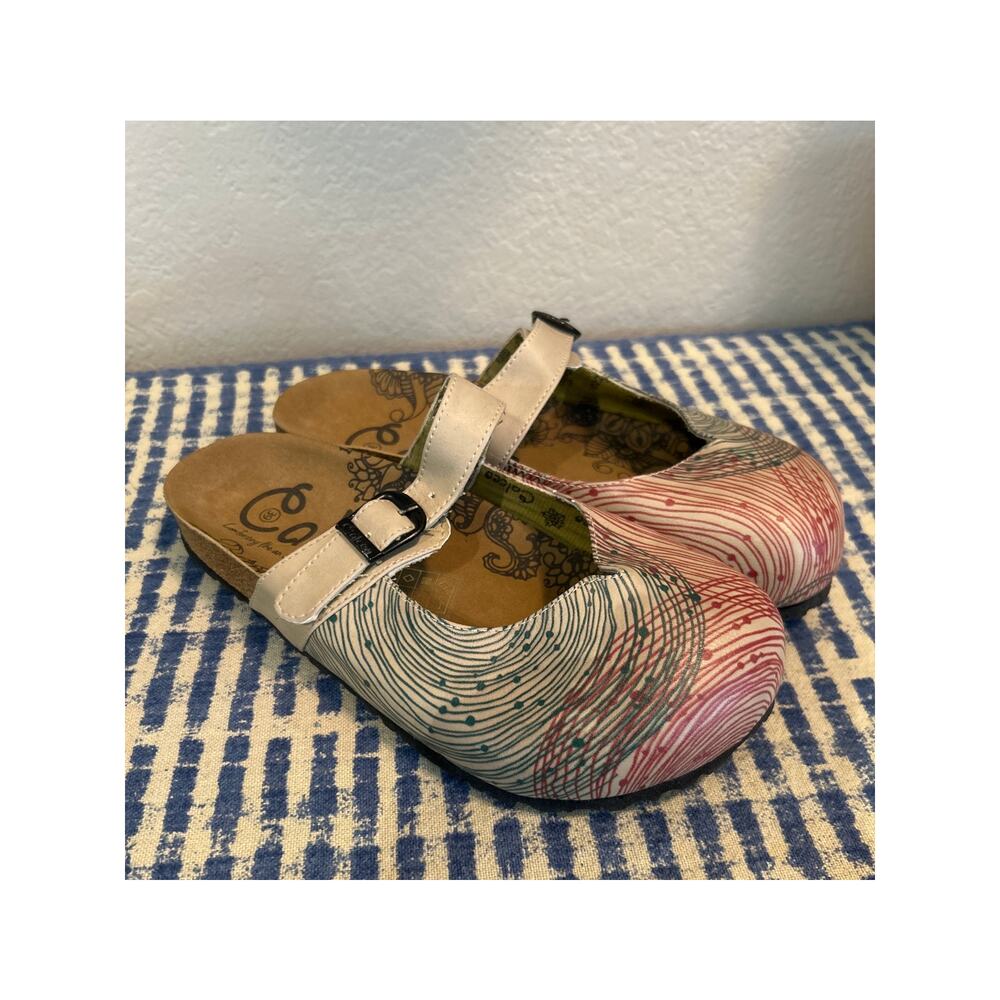 NWOB Calceo Recyclable Clogs